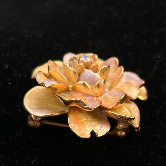 QVC Joan Rivers Classics Collection Beautiful Enamel Epoxy Flower Brooch - Picture 2 of 6